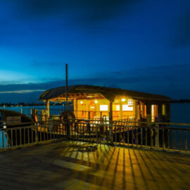 2-bed-houseboat